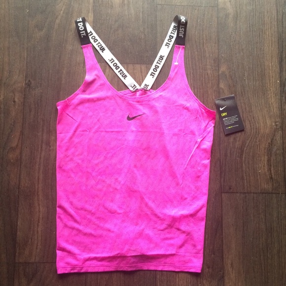 Nike Tops - 💥FINAL SALE💥 Nike Tank Top